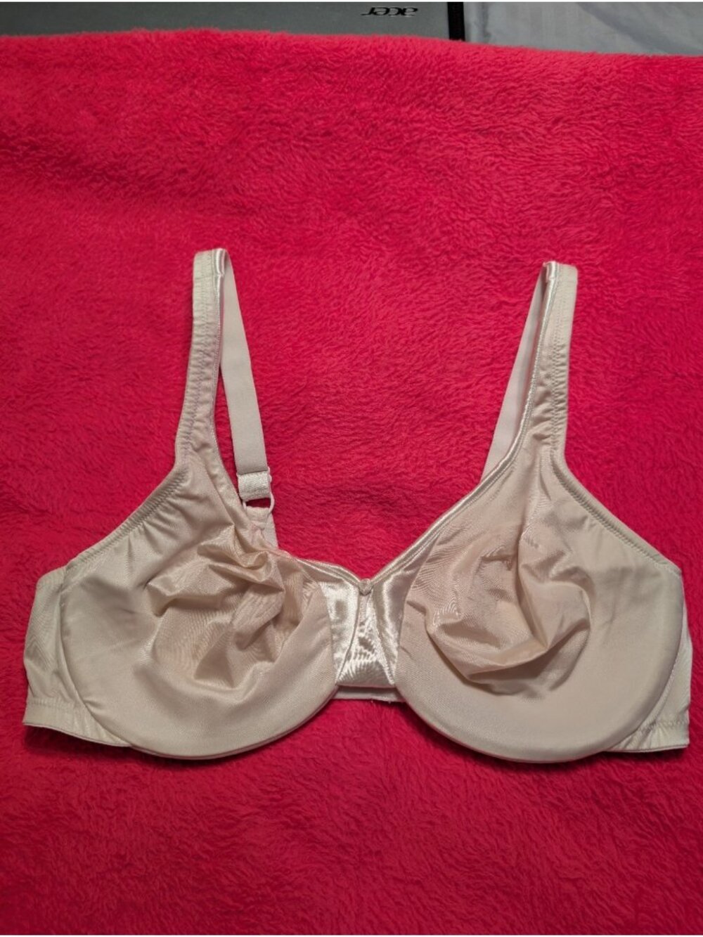 Lot of 2 Olga 35002 Luxury Lift Underwire Bra 40C Off White Gray Unlined Full